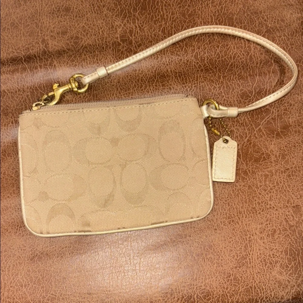 Coach Tan Gold Wristlet Clutch Sleek Design